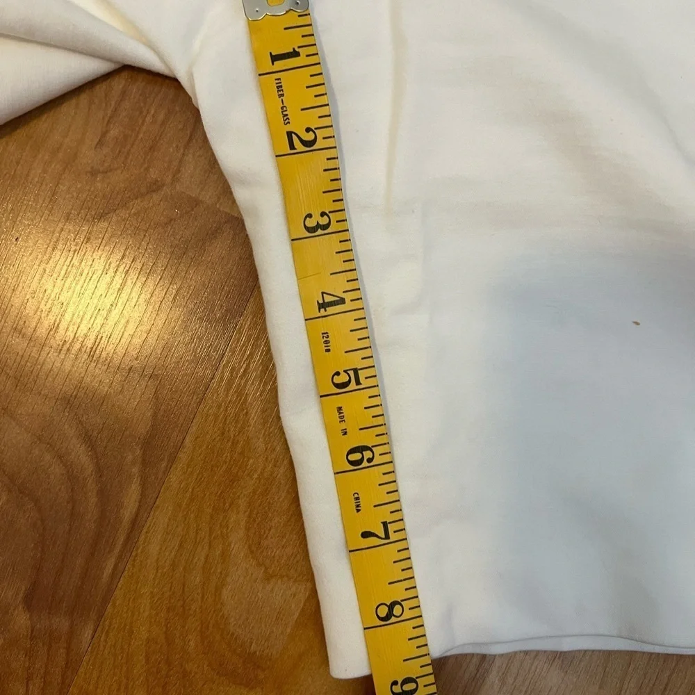Calvin Klein 9” Bermuda shorts white cotton sz 2 functional back pockets